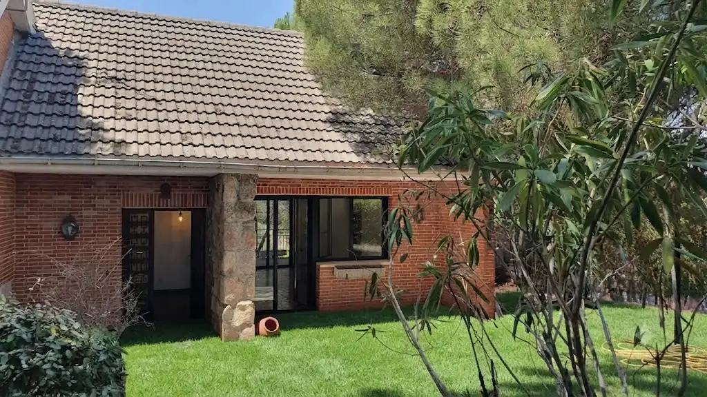 Vista exterior de Casa o xalet de lloguer en Valdemorillo amb Calefacció, Jardí privat i Terrassa