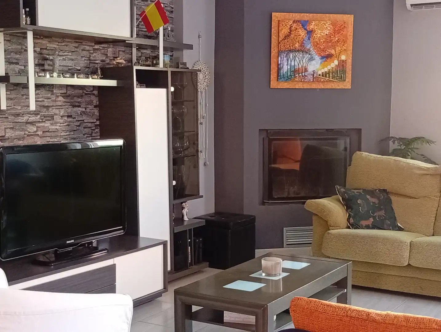 Sala d'estar de Casa adosada en venda en Daganzo de Arriba amb Aire condicionat, Calefacció i Jardí privat