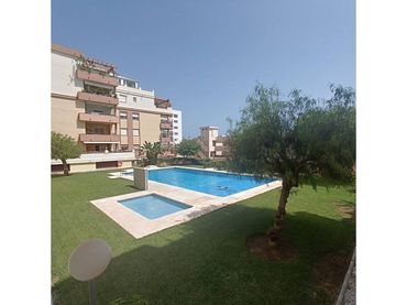 Apartamento con piscina en venta en Torrequebrada
