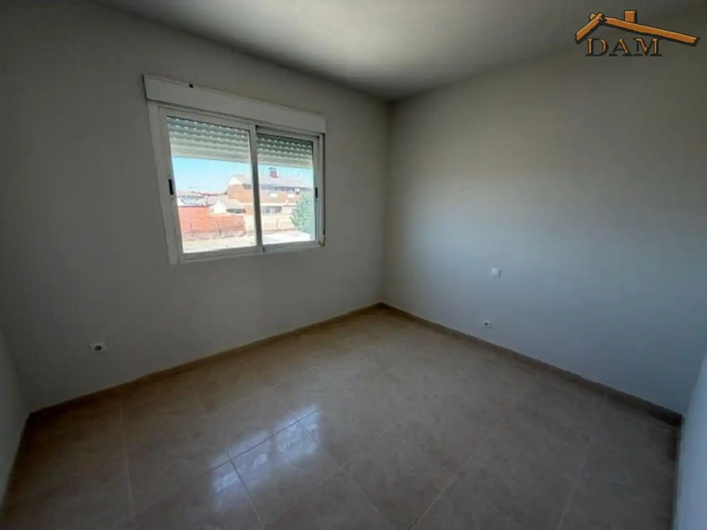 Habitación de Casa adosada en venta en Carmena