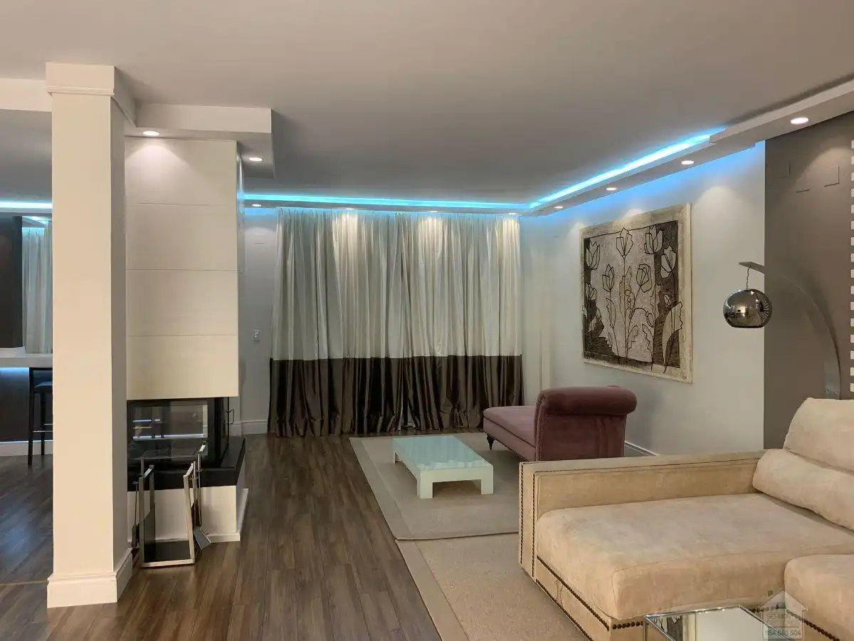 Chalet con piscina en venta en Simon Verde, imagen 4