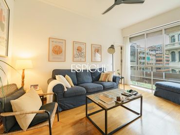 Piso con balcón en venta en Muntaner