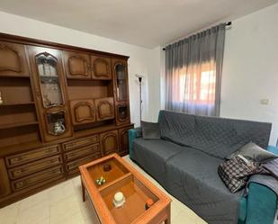 Living room of Flat to rent in Puertollano  with Air Conditioner, Heating and Furnished