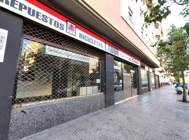 Local comercial en Venta en Carretera de Carmona en San Carlos - San José