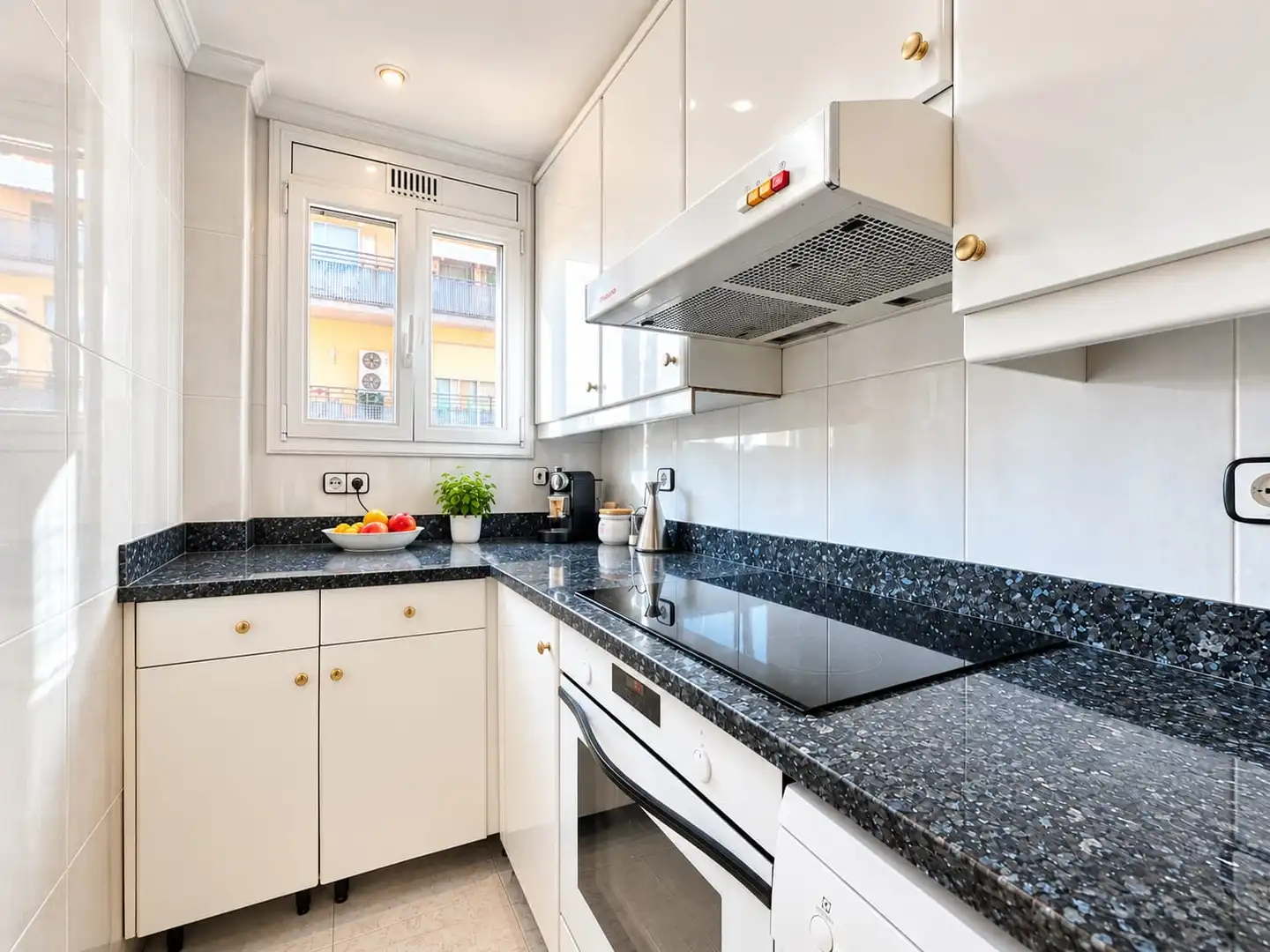 Piso con terraza en venta en Carrer Orient, imagen 6