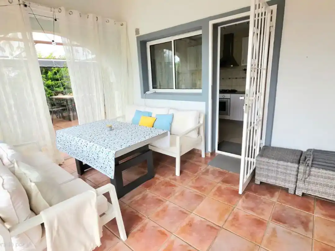 Terrasse von Wohnung zur Miete in Gata de Gorgos mit Klimaanlage, Privatgarten und Schwimmbad