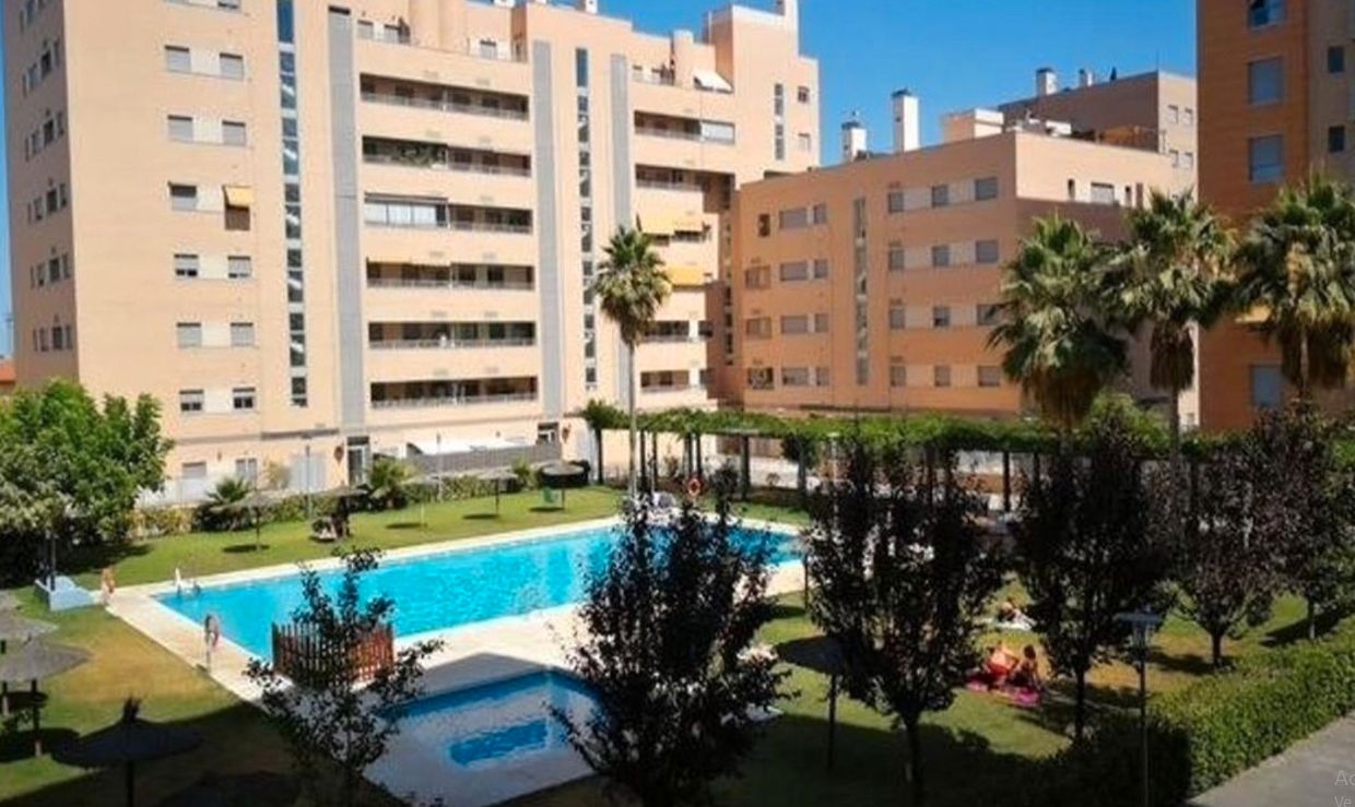 Piscina de Pis de lloguer en  Granada Capital amb Aire condicionat, Moblat i Piscina comunitària