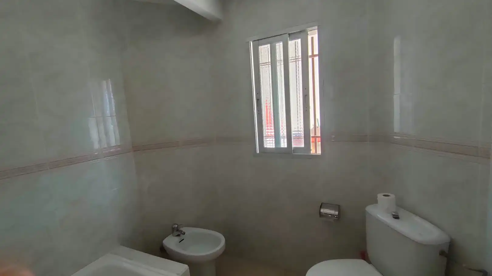 Baño de Casa o chalet en venta en Torrejón del Rey con Aire acondicionado, Calefacción y Jardín privado