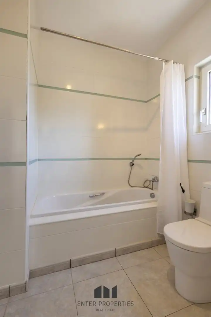Baño de Piso en venta en Moraira con Aire acondicionado, Calefacción y Piscina