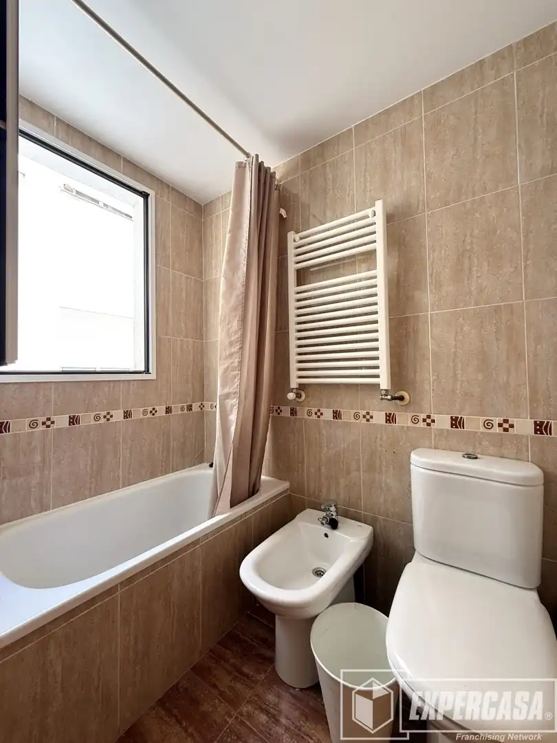 Baño de Dúplex en venta en Riba-roja de Túria con Aire acondicionado, Calefacción y Terraza