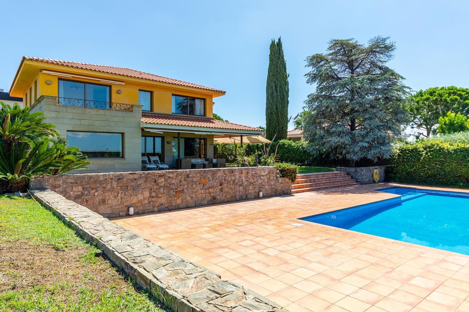 Jardí de Casa o xalet en venda en Alella amb Aire condicionat, Calefacció i Terrassa