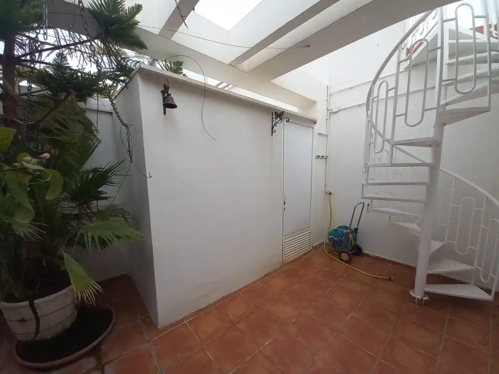 Dachboden zum Verkauf in Vélez-Málaga mit Terrasse, Abstellraum und Gemeinschaftspool