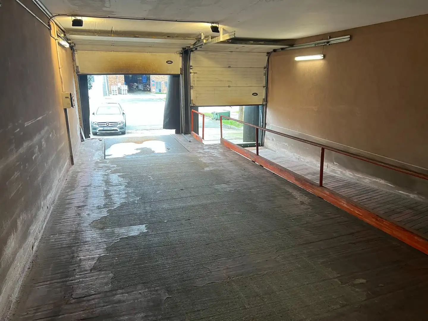 Nave industrial de alquiler en Santiago de Compostela  con Calefacción