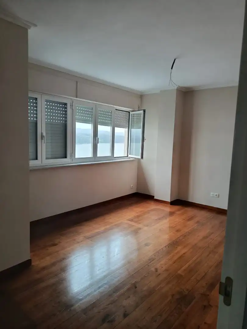 Schlafzimmer von Wohnung zum Verkauf in Ribadeo mit Heizung, Ofen und Waschmaschine