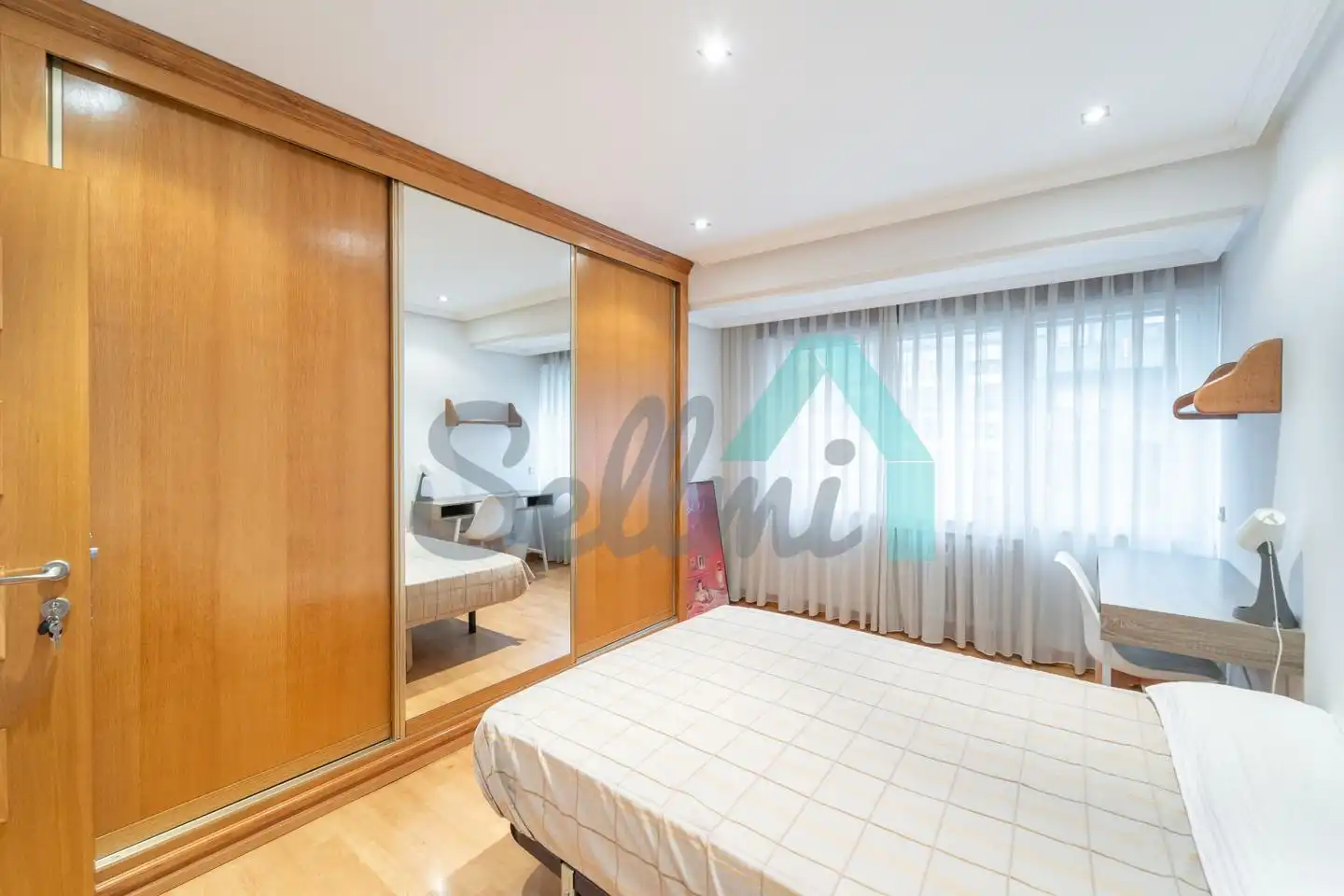 Schlafzimmer von Wohnung zur untervermieten in Oviedo  mit Heizung, Möbliert und Internet
