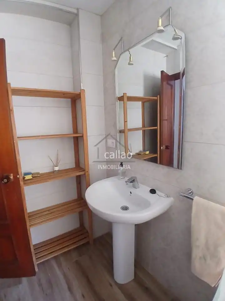Baño de Piso de alquiler en Ferrol con Calefacción y Amueblado