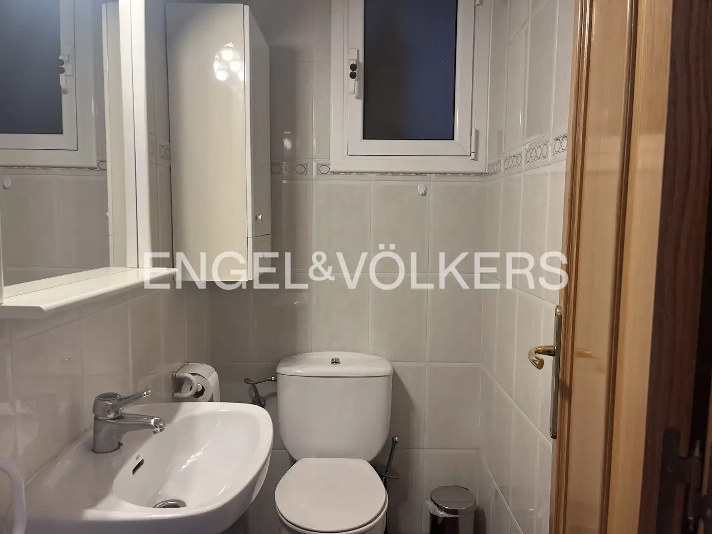 Bathroom of Flat for sale in Barcelona  with Air Conditioner, Heating and Parquet flooring