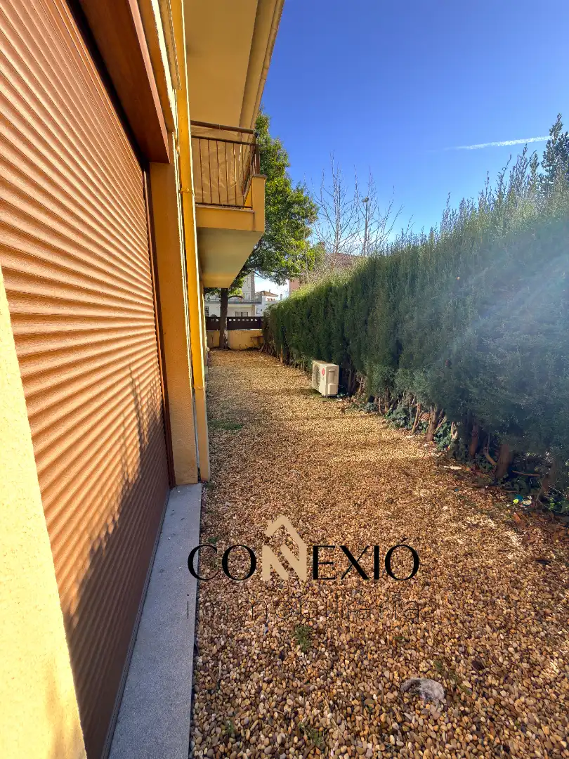 Parking de Casa o chalet en venta en Banyoles con Aire acondicionado, Calefacción y Jardín privado