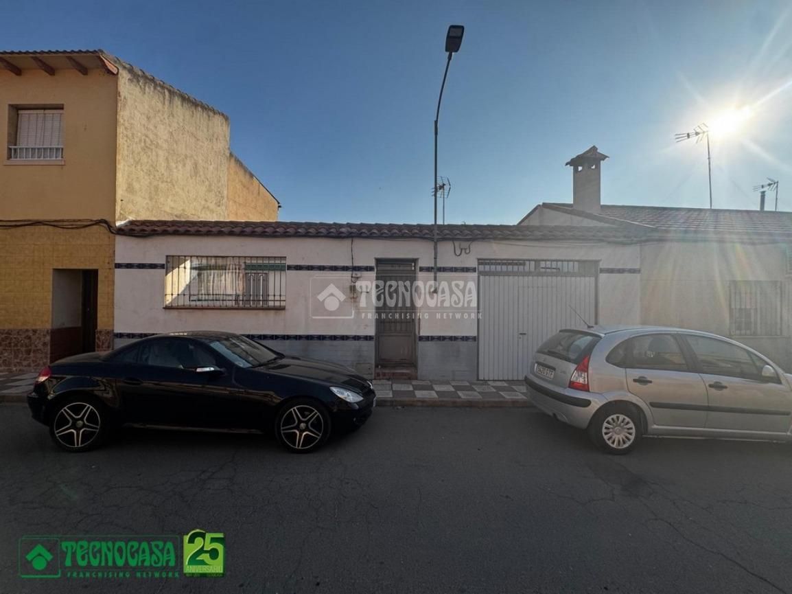 Exterior view of Single-family semi-detached for sale in Corral de Calatrava