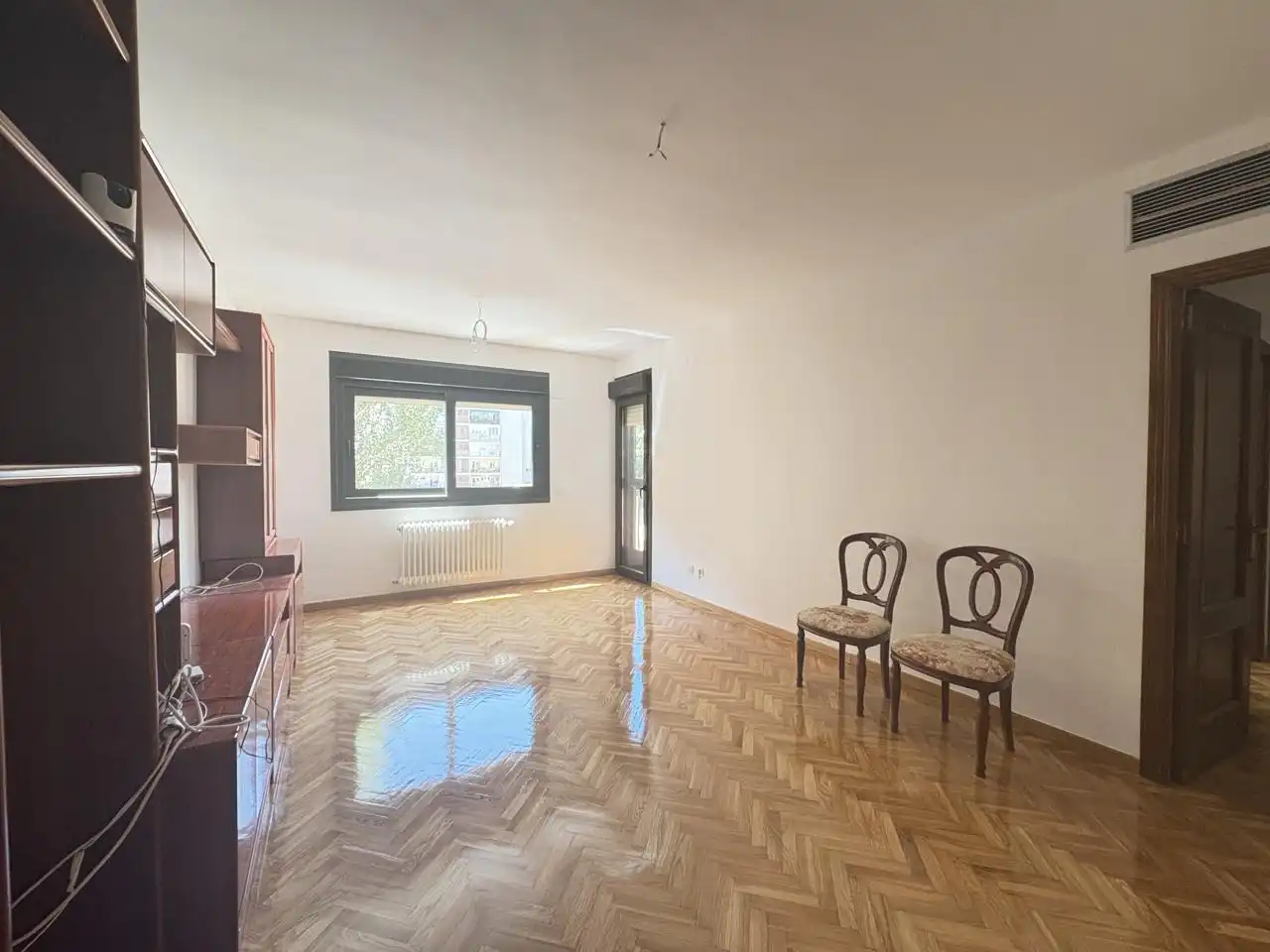 Wohnzimmer von Wohnung zur Miete in Madrid mit Klimaanlage, Heizung und Parkett
