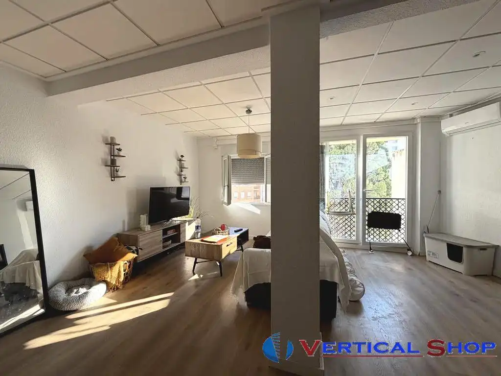 Bedroom of Flat for sale in Villena  with Air Conditioner, Parquet flooring and Balcony