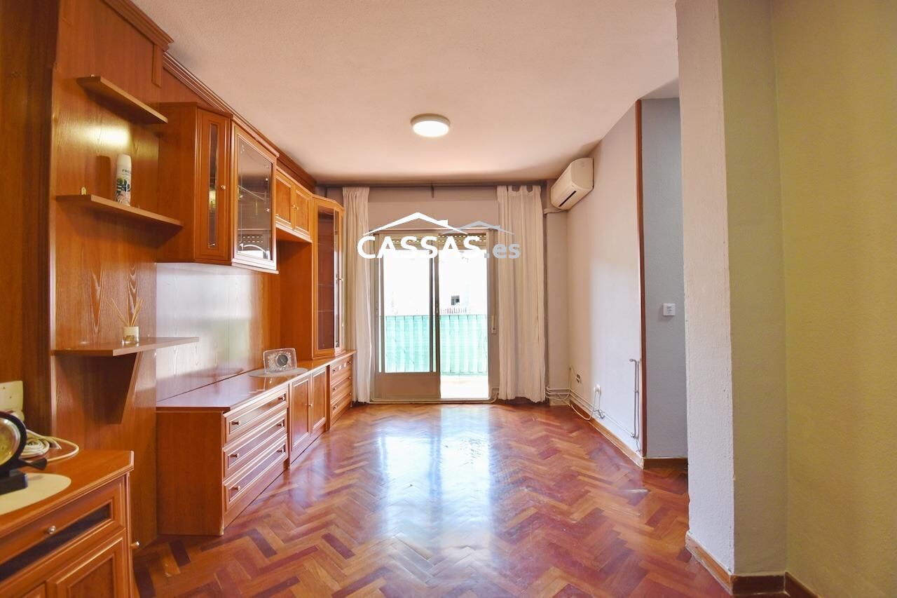 Living room of Flat for sale in Torrejón de Ardoz  with Air Conditioner, Heating and Parquet flooring