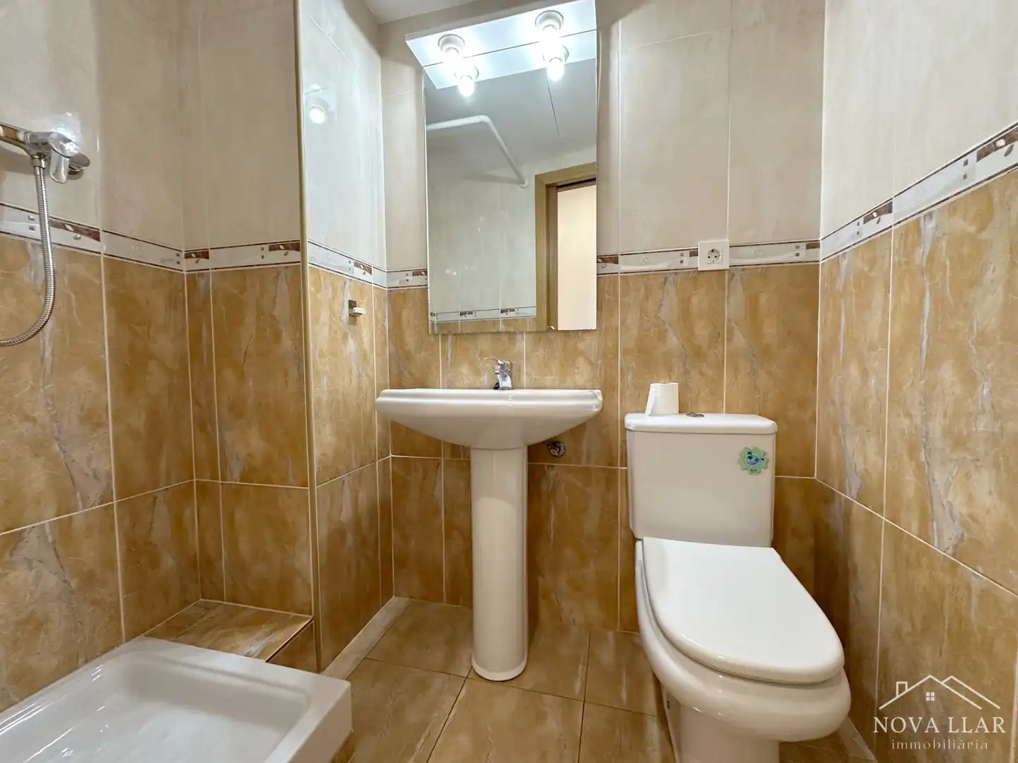 Baño de Dúplex en venta en Ripoll con Calefacción, Parquet y Horno