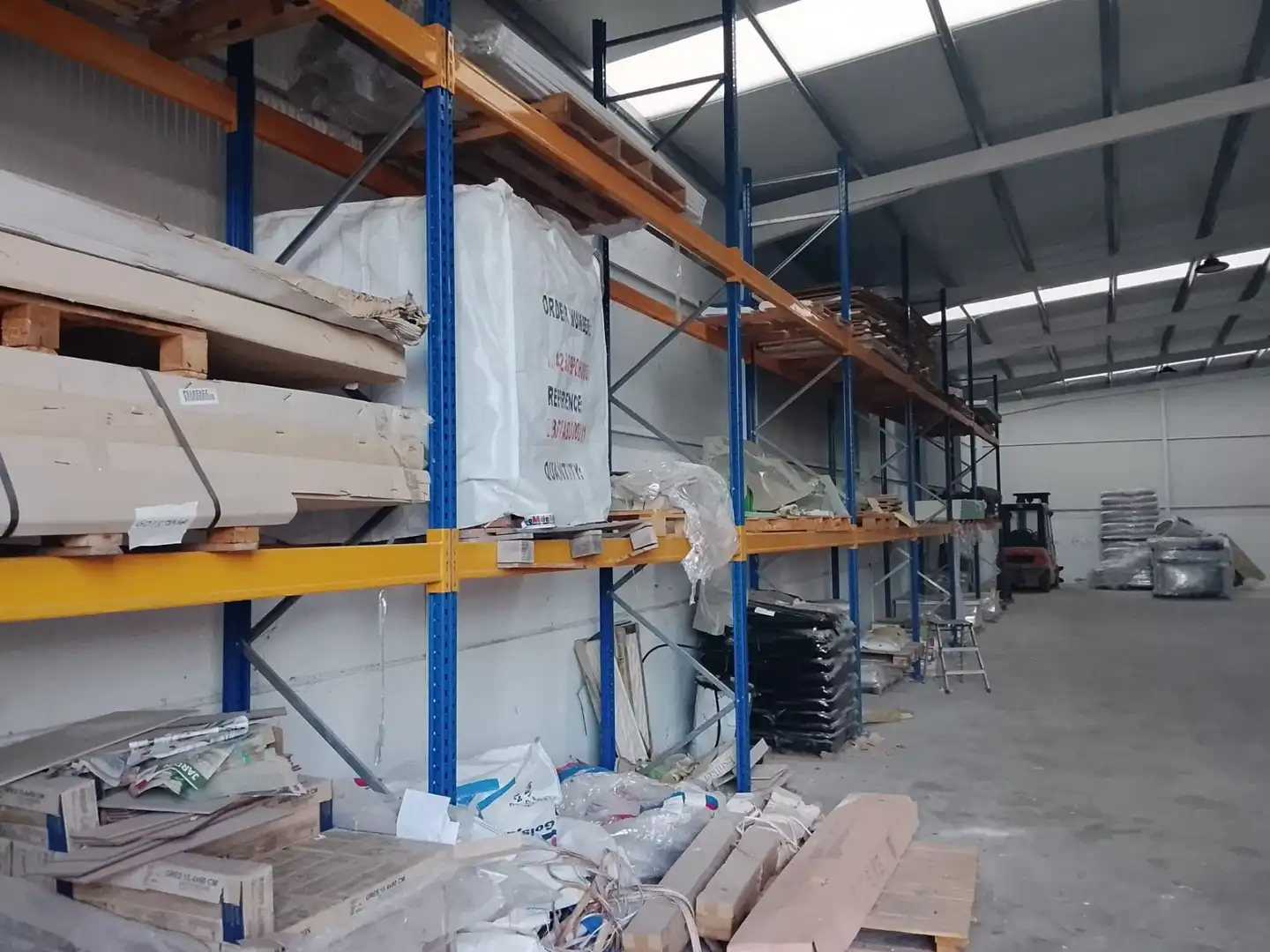 Nau industrial en venda en El Hoyo de Pinares 
