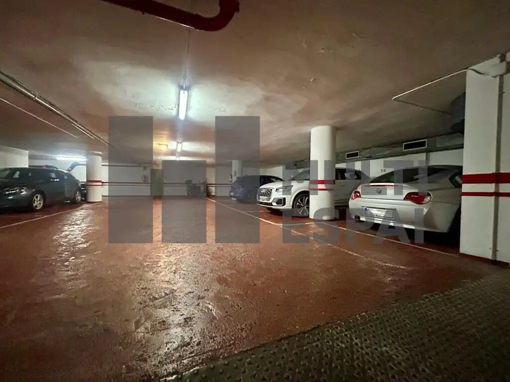 Einzelparkplatz mit Aufzug zum Verkauf in Via Augusta, imagen 8