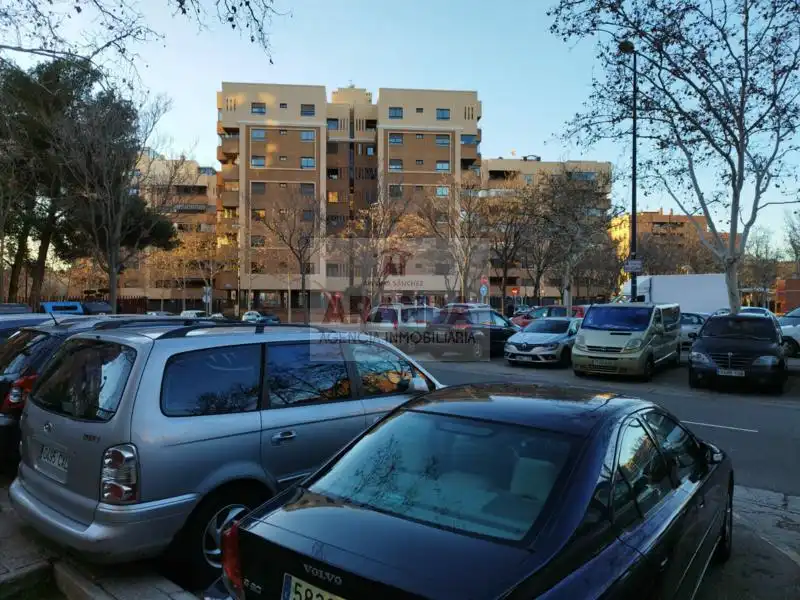 Parking de Local en venta en Zaragoza