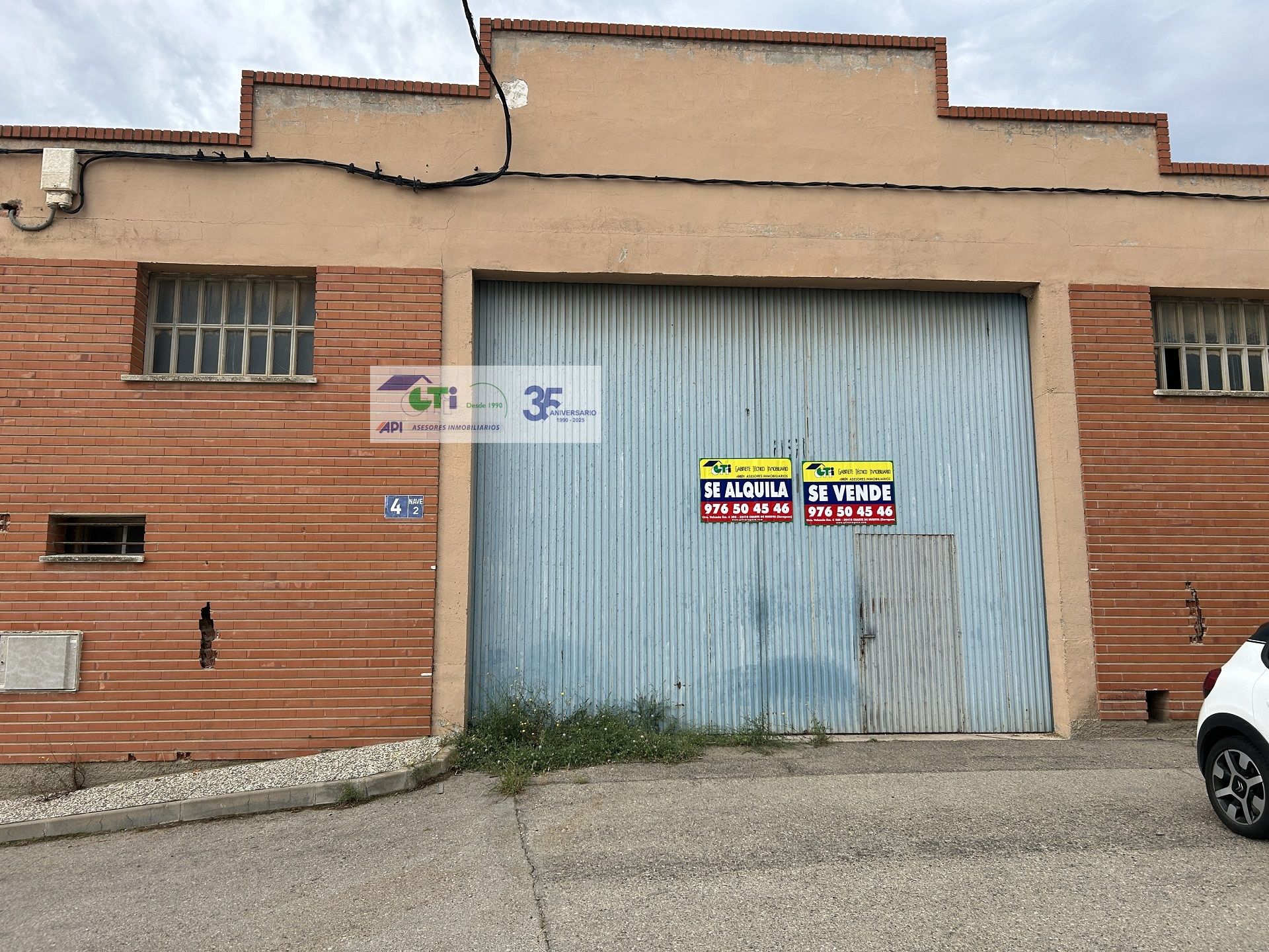 Vista exterior de Nau industrial de lloguer en Cuarte de Huerva