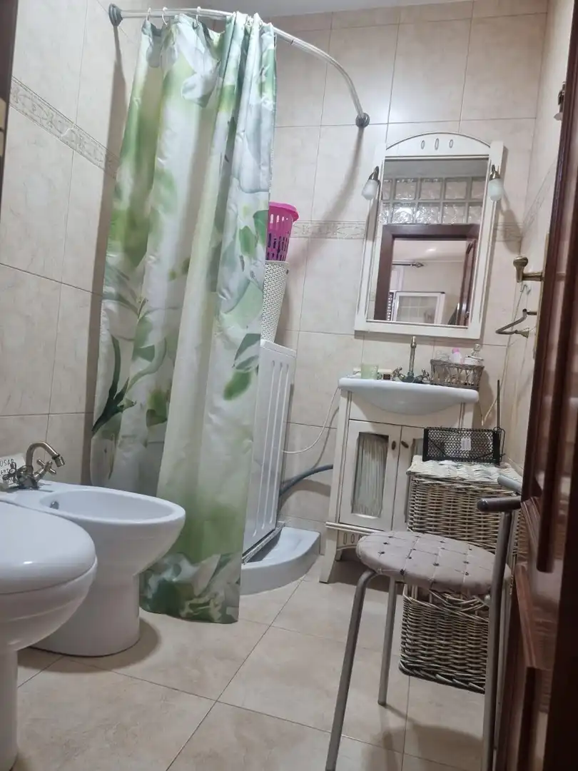 Baño de Casa adosada en venta en Castellar del Vallès con Calefacción, Jardín privado y Terraza