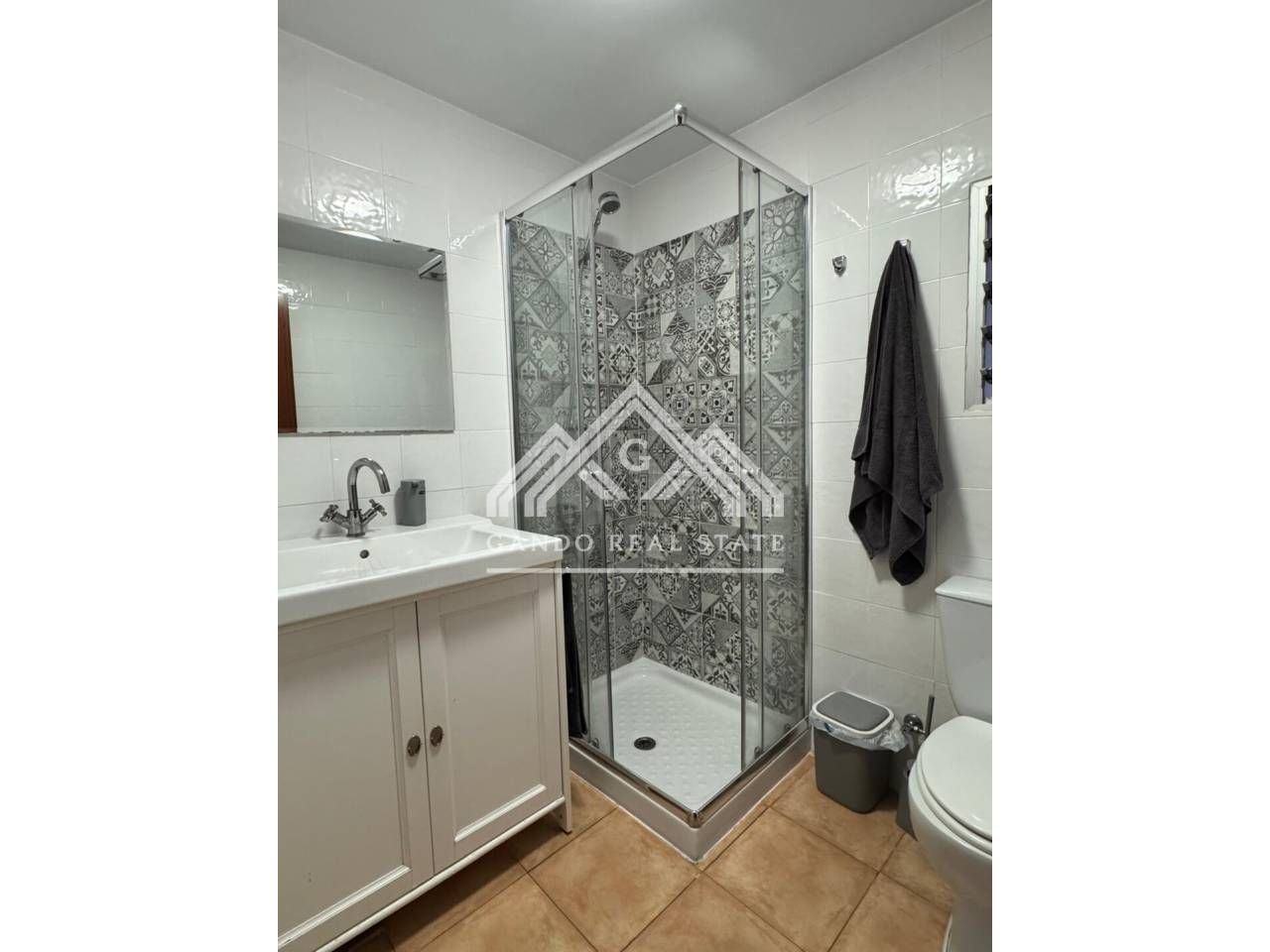 Bathroom of Flat for sale in Dos Hermanas  with Air Conditioner and Terrace