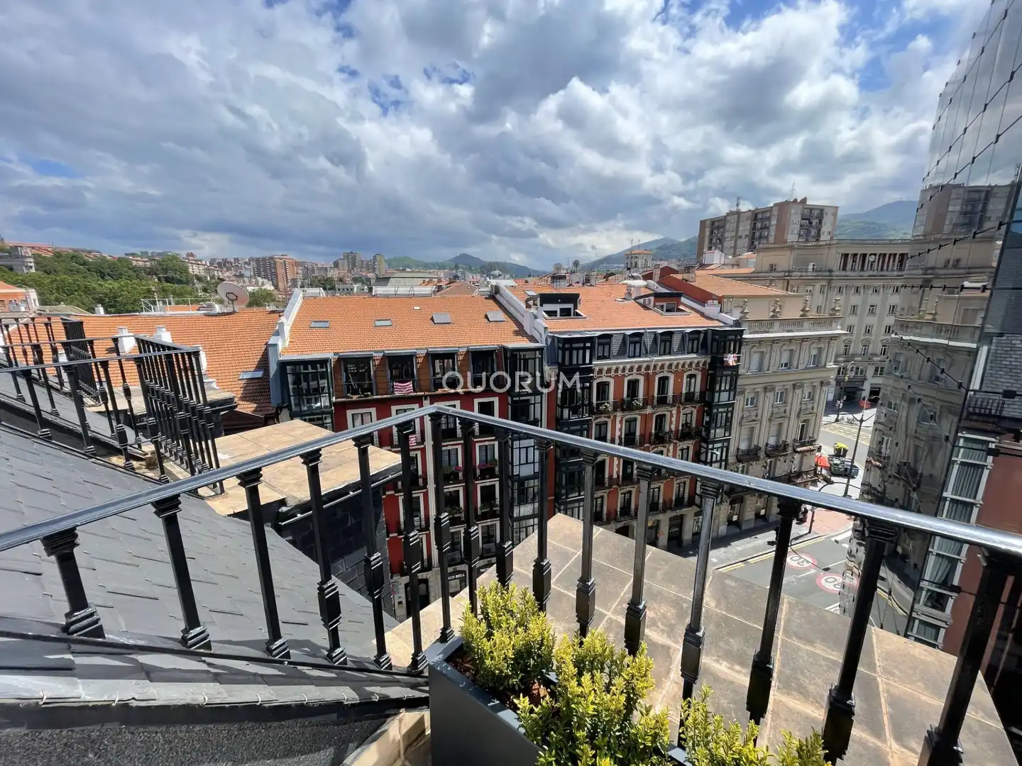 Exterior view of Flat for rent in Bilbao   with Heating, Terrace and Balcony