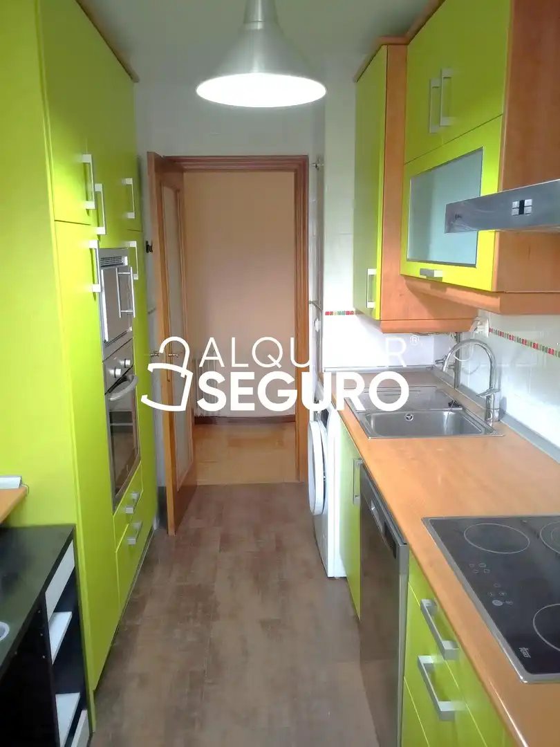 Cocina de Piso de alquiler en Valladolid con Calefacción, Trastero y Piscina