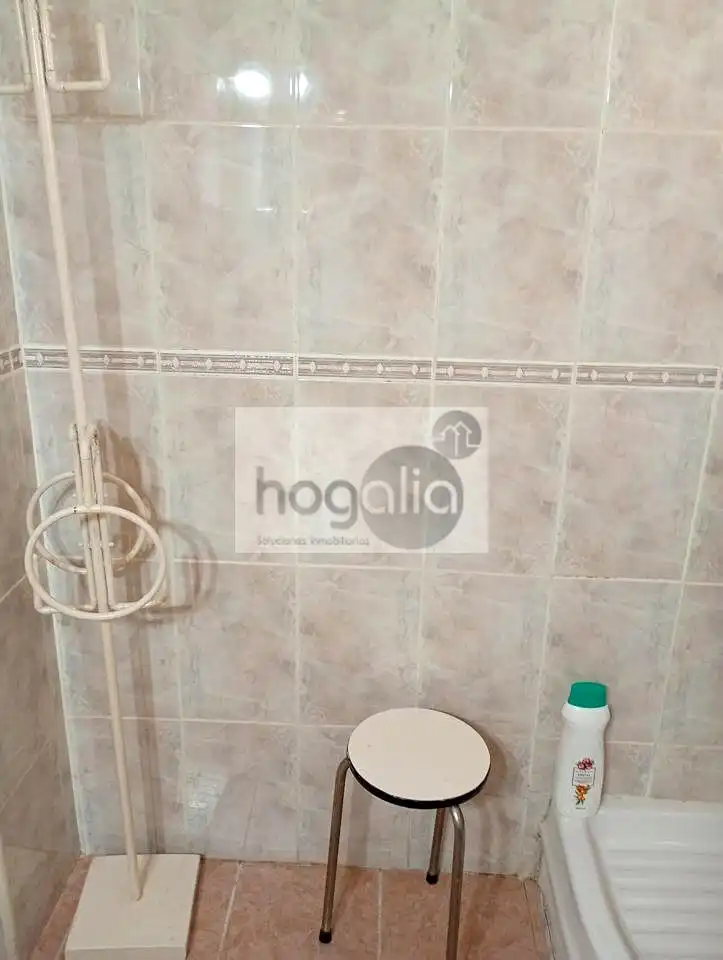 Baño de Piso de alquiler en Sevilla con Terraza y Amueblado
