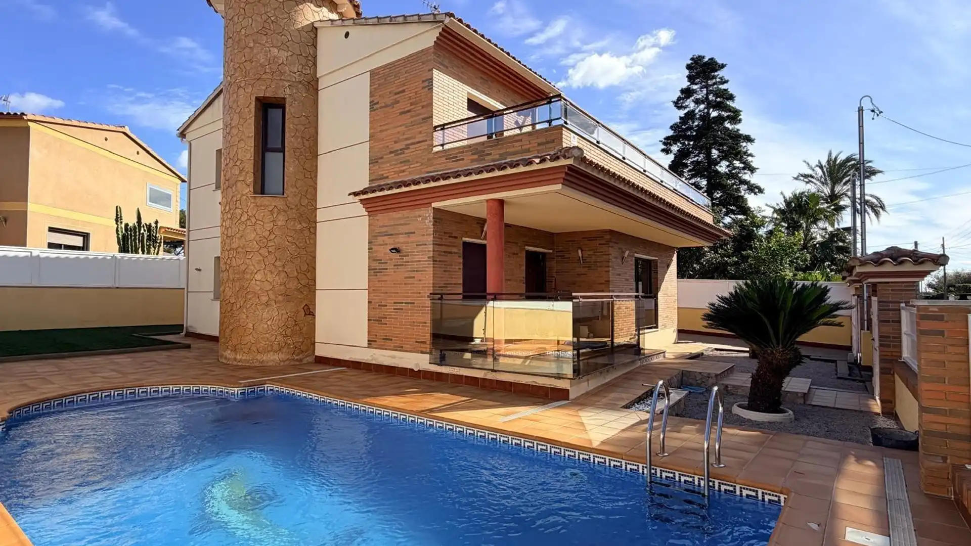 Piscina de Casa o chalet en venta en Calafell con Aire acondicionado, Jardín privado y Terraza