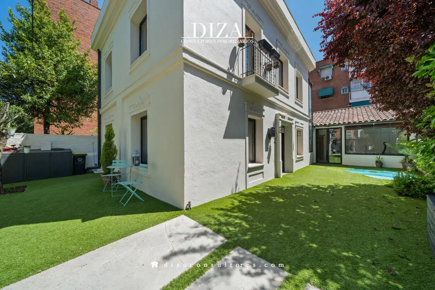 Vista exterior de Casa o xalet de lloguer en Madrid amb Aire condicionat, Calefacció i Jardí privat