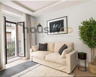 Living room of Flat for sale in  Madrid Capital  with Air Conditioner, Heating and Parquet flooring