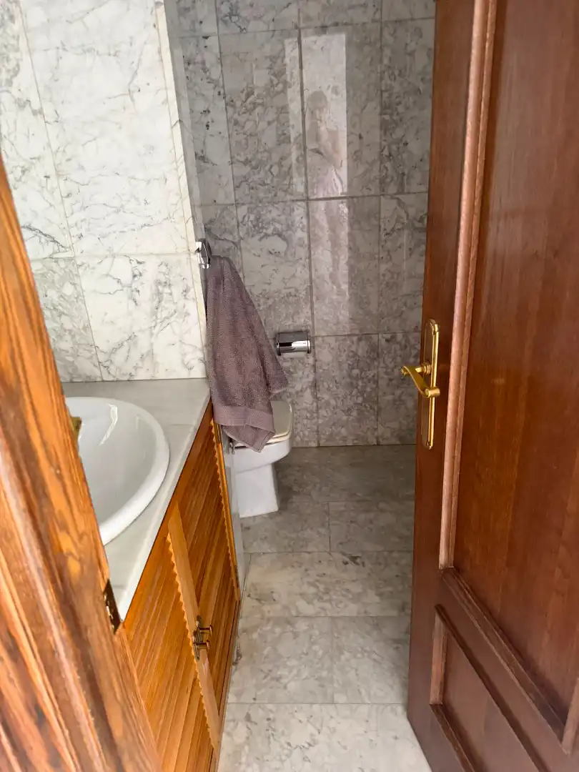 Bany de Àtic de lloguer en Granada amb Terrassa, Forn i Rentadora