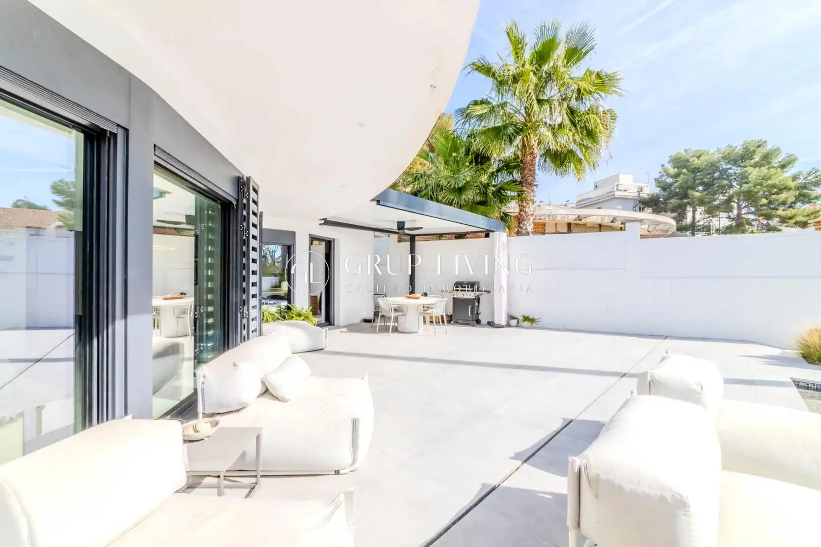 Terrassa de Casa o xalet en venda en Sant Pere de Ribes amb Calefacció, Jardí privat i Terrassa