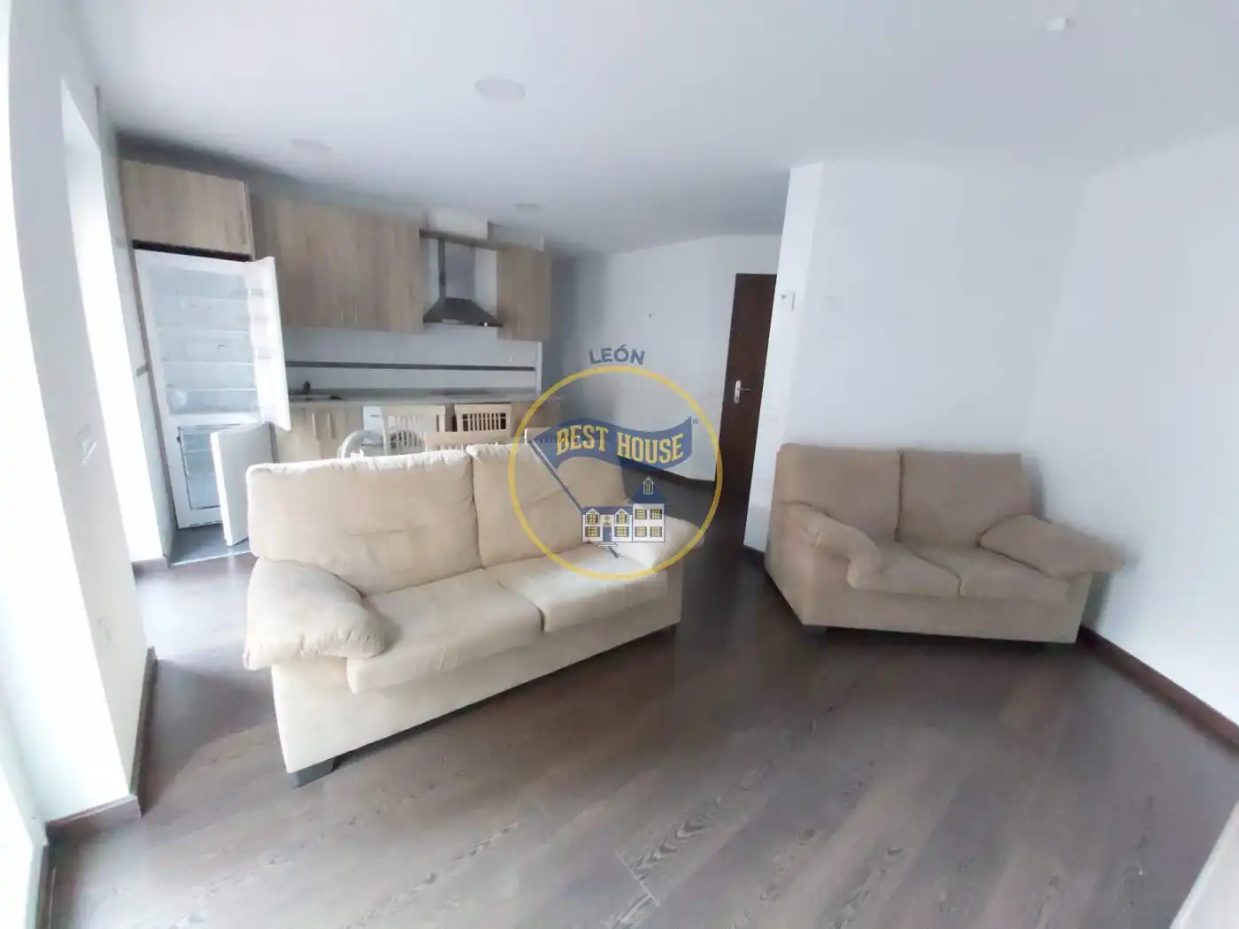 Sala d'estar de Apartament de lloguer en León Capital  amb Calefacció, Terrassa i Moblat