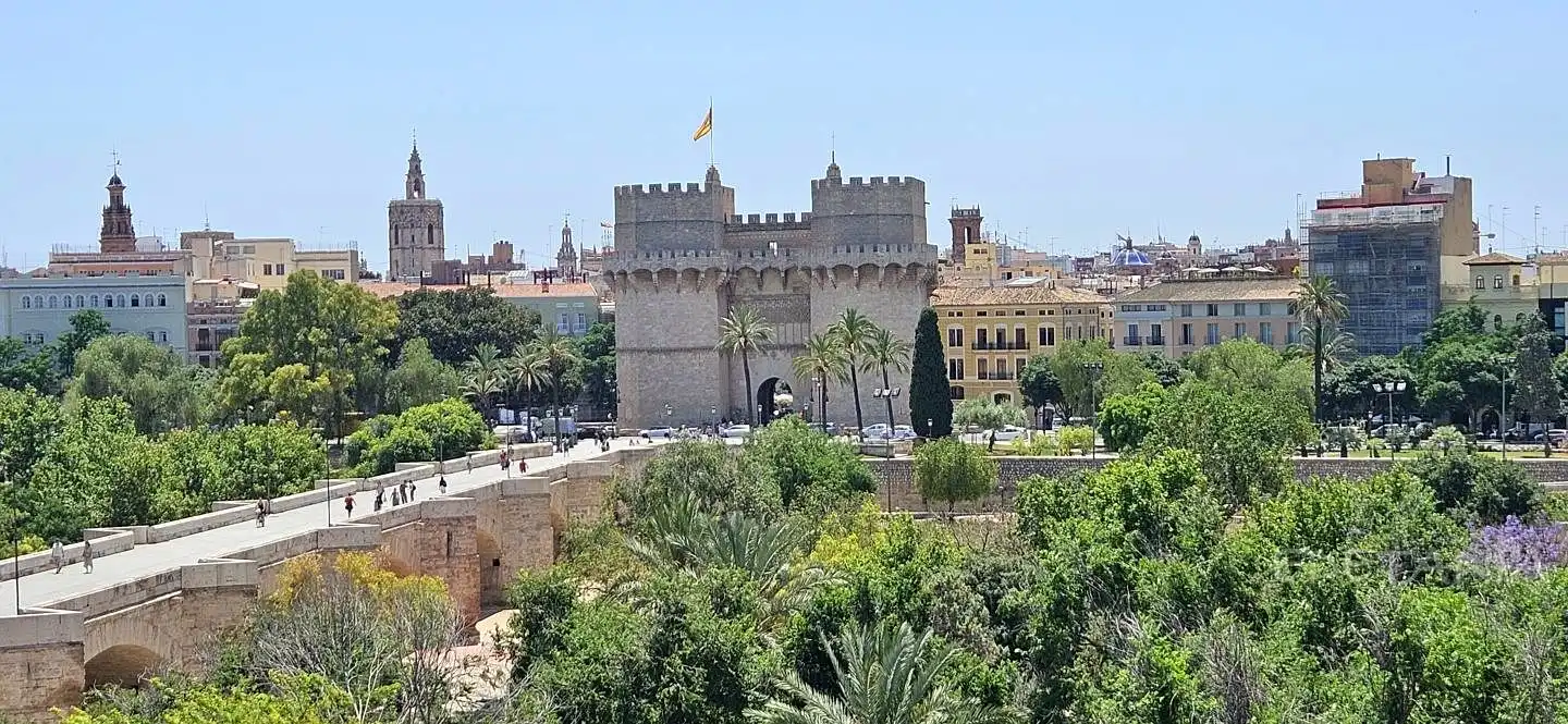 Vista exterior de Piso en venta en Valencia con Aire acondicionado y Balcón