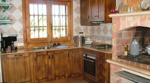 IMPRESIONANTE CHALET RUSTICO EN REDOVÁN SEMINUEVO VISITELO Y HAGA SU OFERTA YA!!