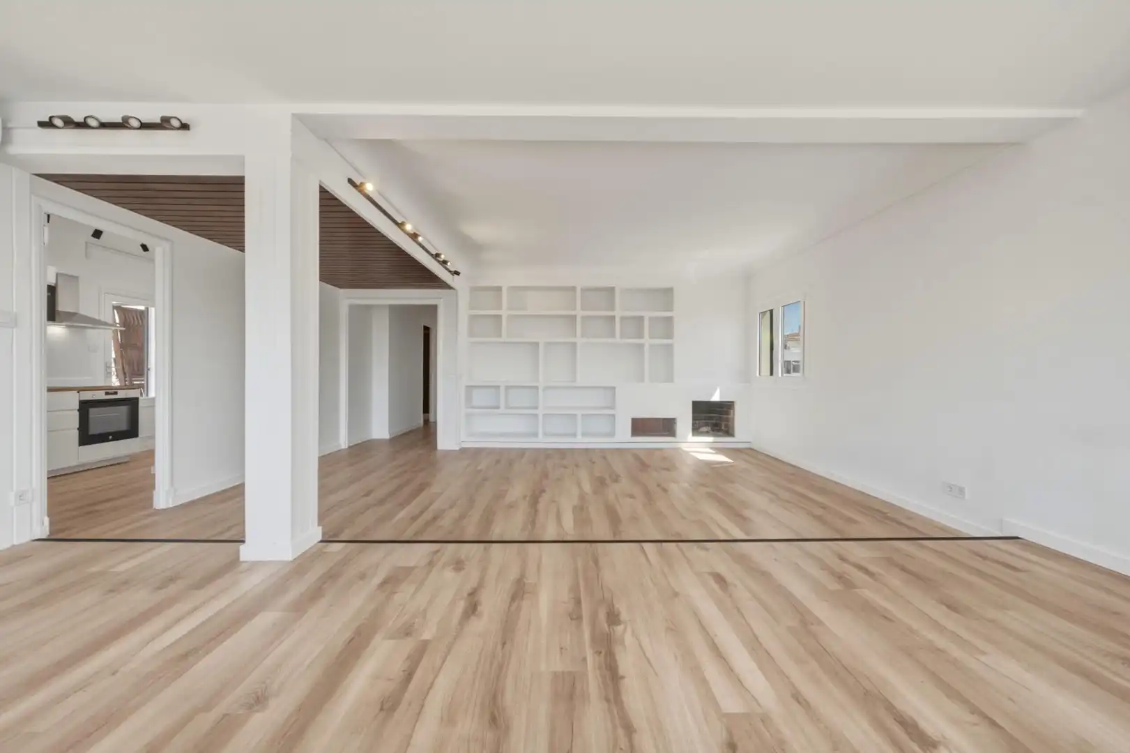 Attic for rent in Santa Catalina