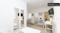 Flat to rent in  Madrid Capital  with Air Conditioner, Heating and Internet