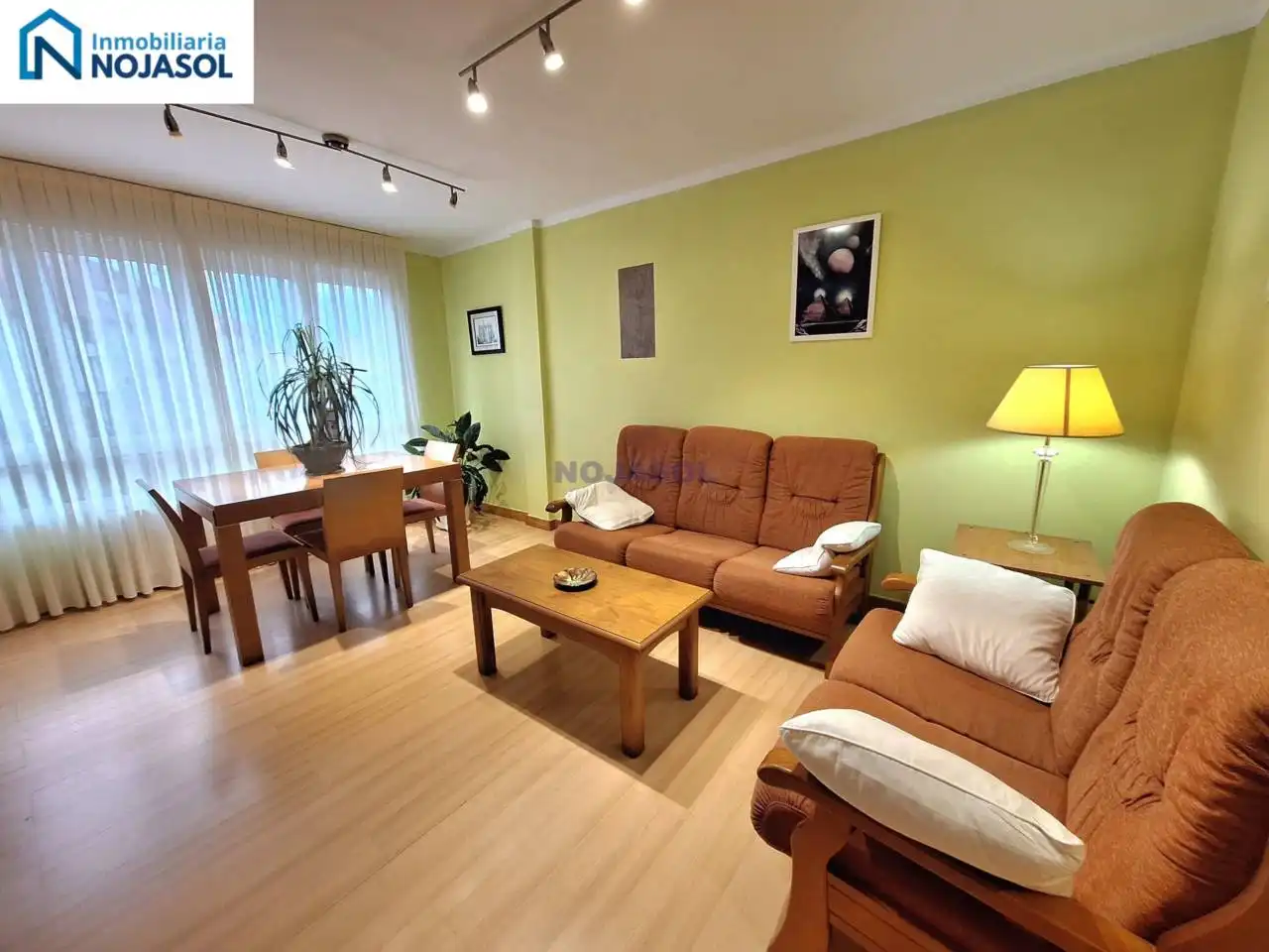 Sala de estar de Piso en venta en Noja con Calefacción, Terraza y Amueblado