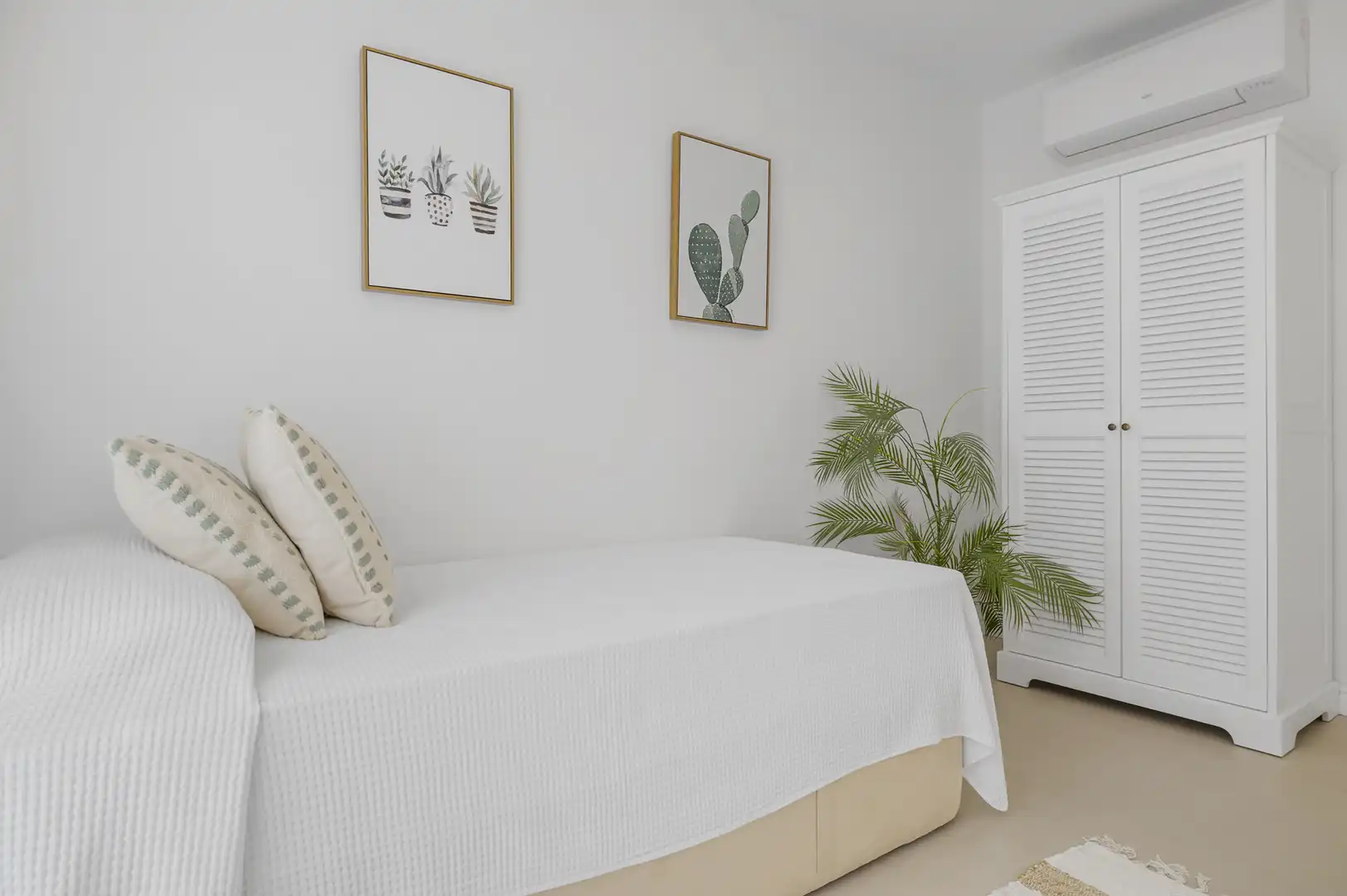 Dormitori de Apartament en venda en Estepona amb Aire condicionat