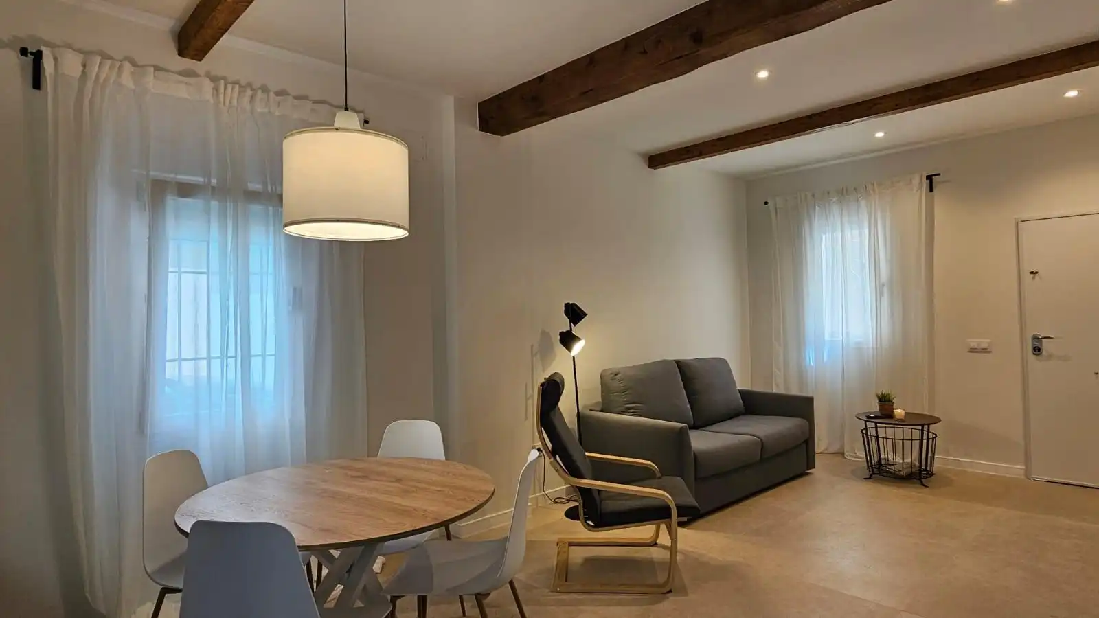 Living room of Houses for sale in Alaquàs  with Air Conditioner, Terrace and Furnished
