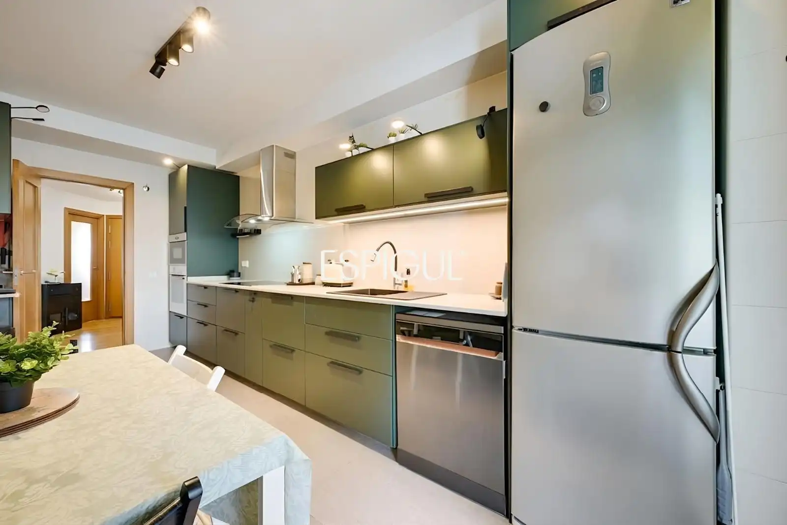 Cocina de Piso en venta en Sant Cugat del Vallès con Calefacción, Parquet y Terraza